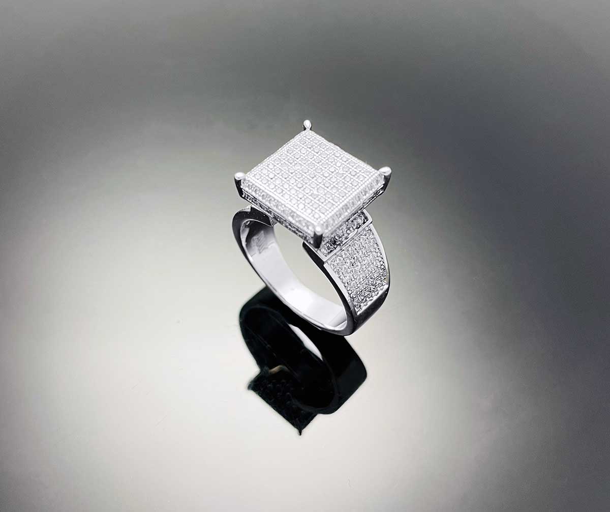 Flat-sqaure-diamond-pave-ring_235000.jpg